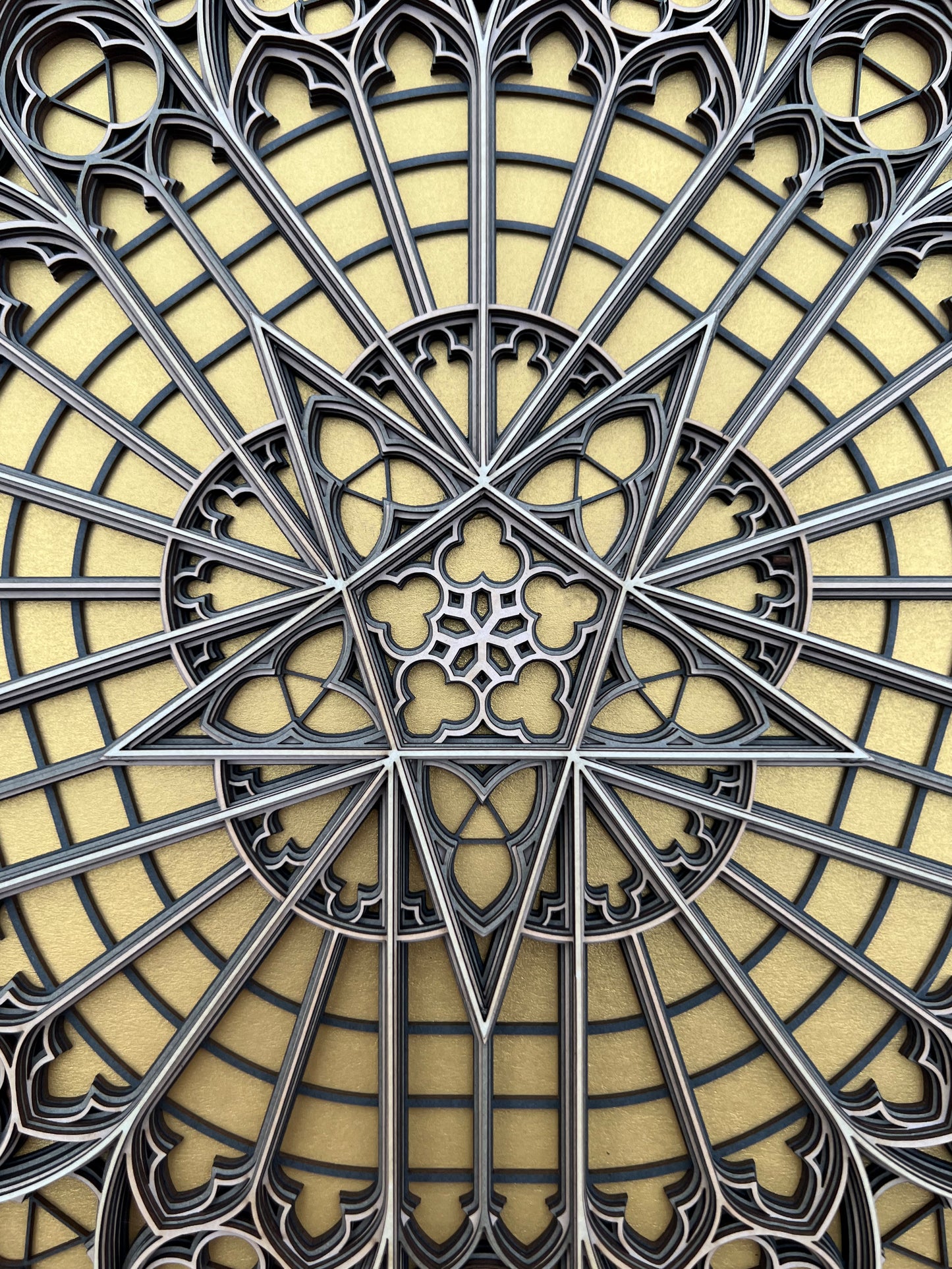 109 AIMES CATHEDRAL - NORTH TRANSEPT ROSE WINDOW